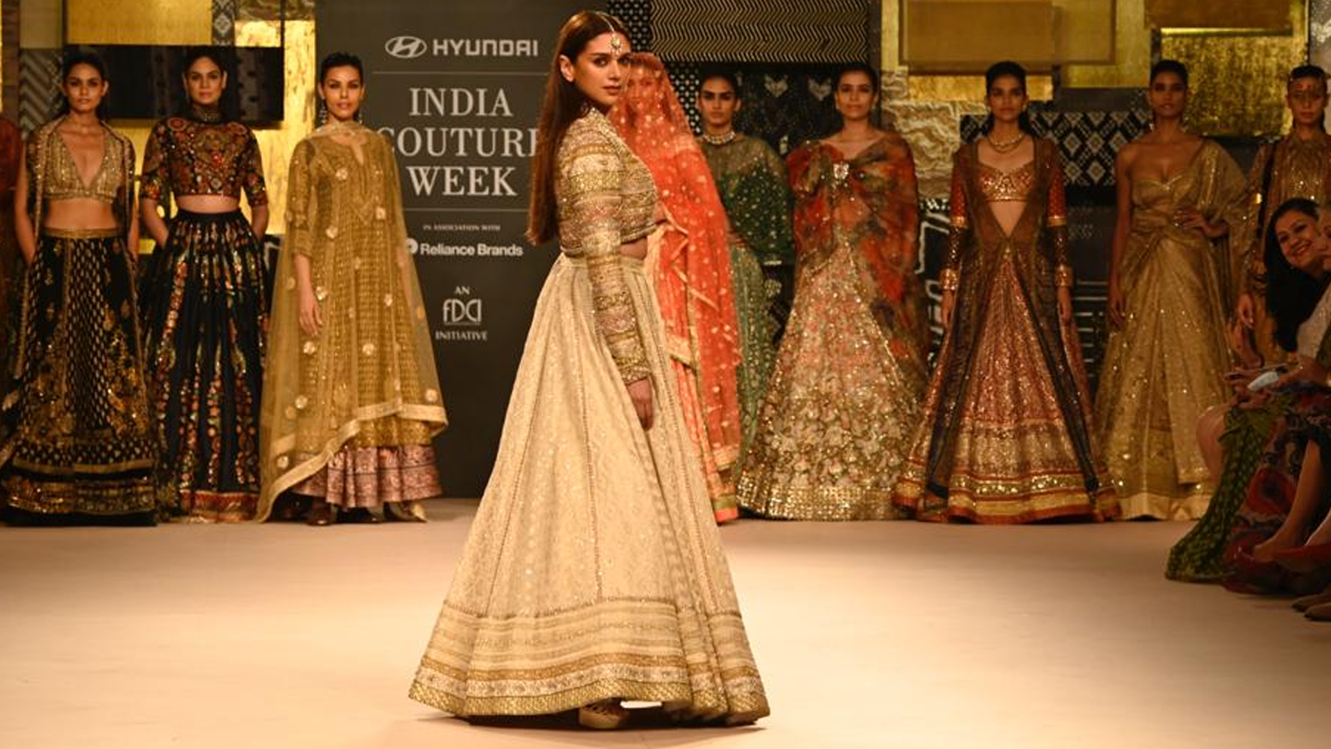 Aditi Rao Hydari Steals the Spotlight at India Couture Week 2023